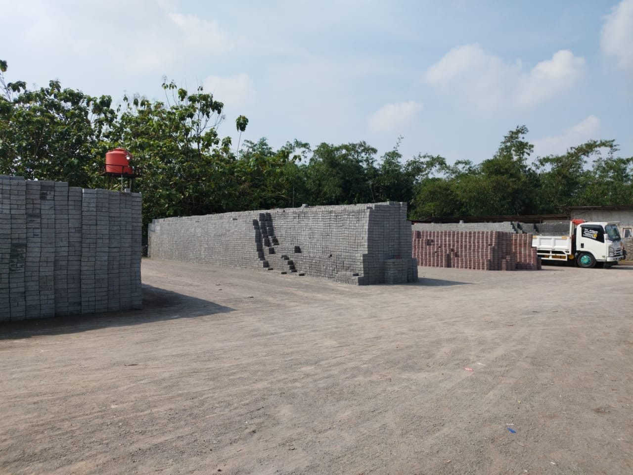 Pabrik dan stockyard paving block Paving Kota di Cileungsi