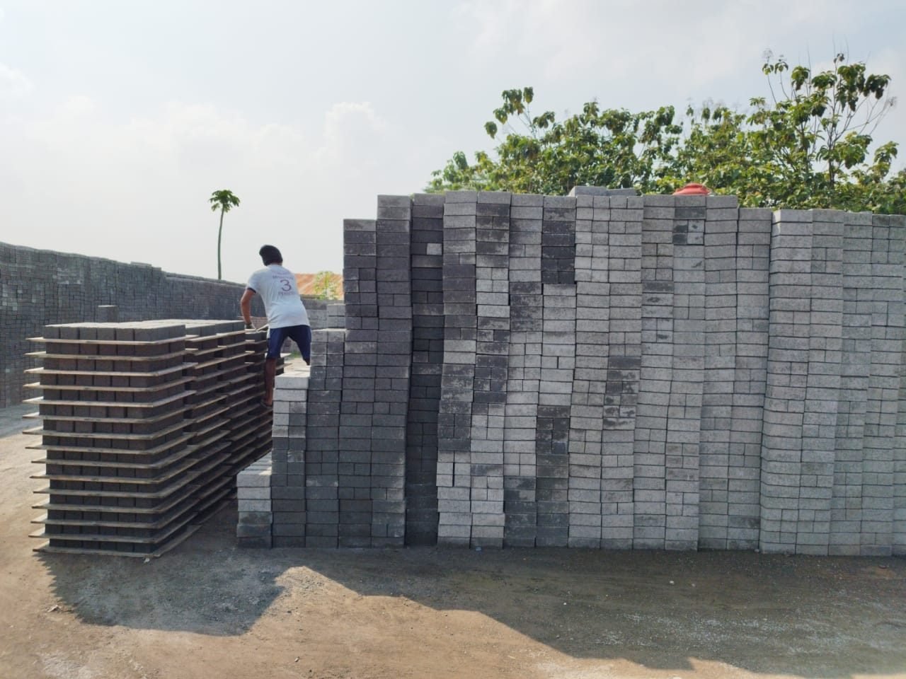 Stockyard pabrik paving Paving Kota di Cileungsi, Bogor