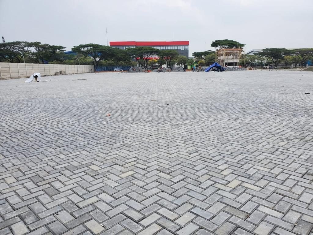 Proyek paving area gudang dan warehouse industri
